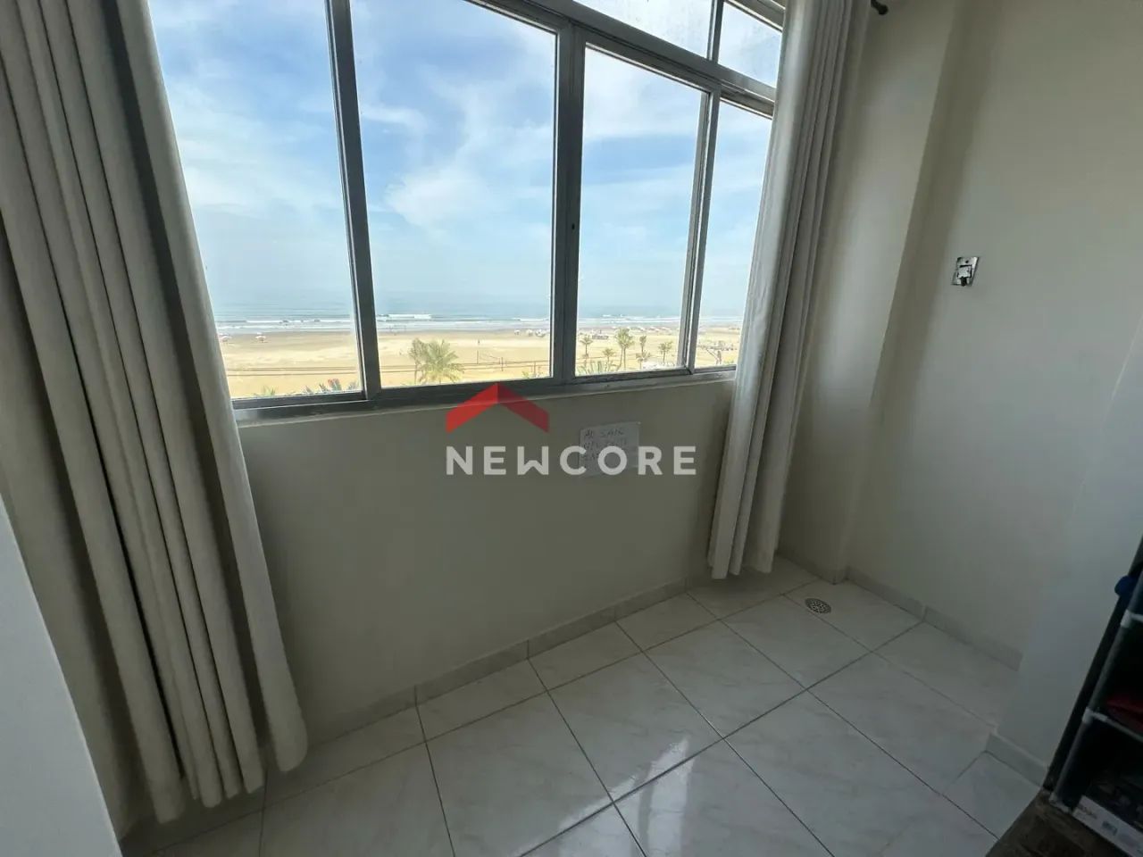 Apartamento em Avenida Presidente Costa e Silva - Boqueirão - Praia Grande/SP - Foto 4