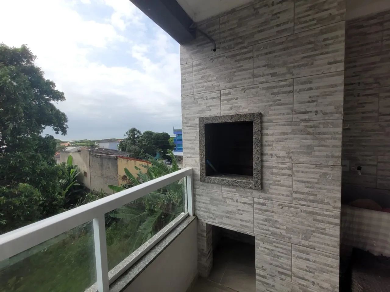 Apartamento com 2 dormitórios + sacada à 500m da Praia do Santinho! Confira! - Foto 5