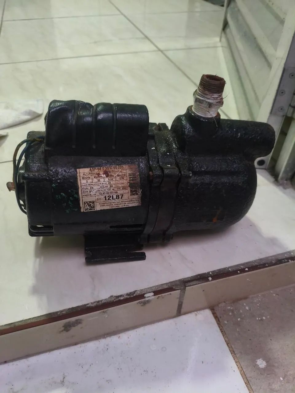 Bomba Auto aspirante Schneider ASP-98 Com Defeito