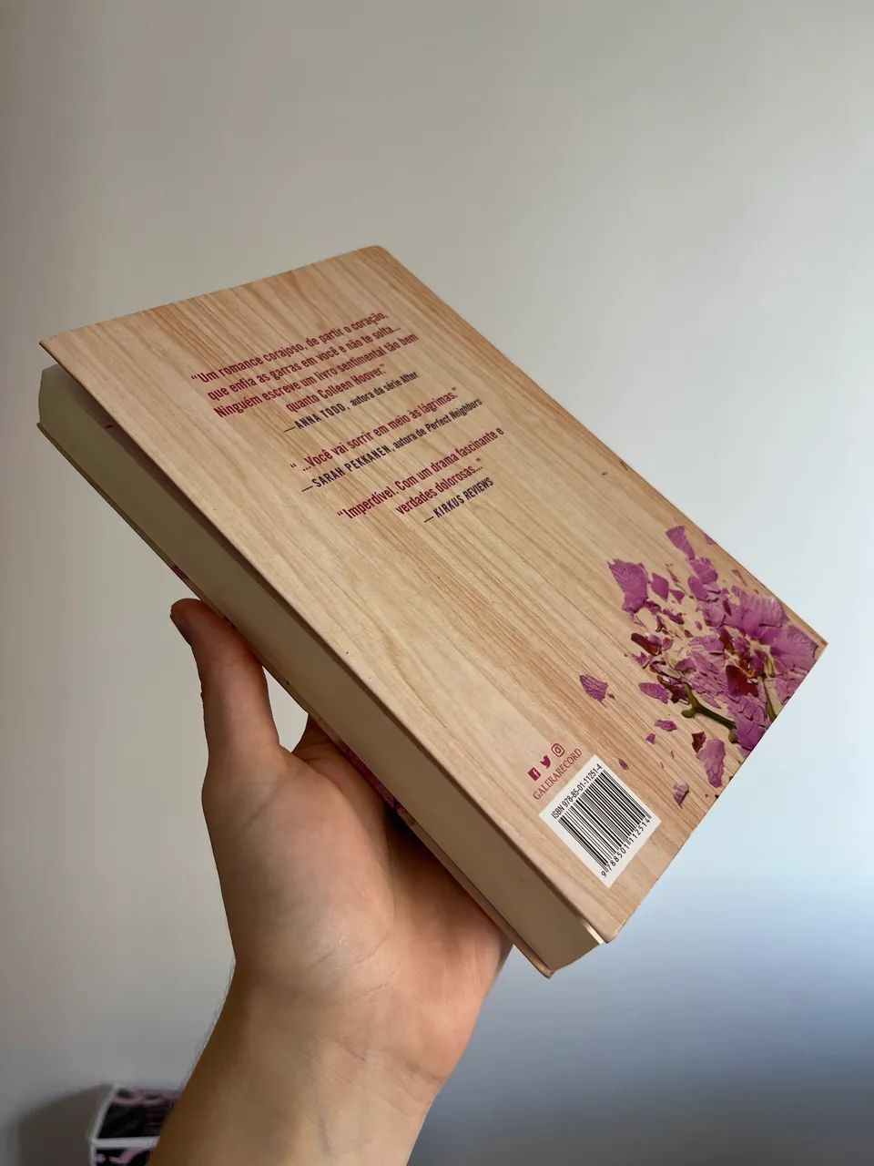 Livro - É Assim Que Acaba  - Foto 3