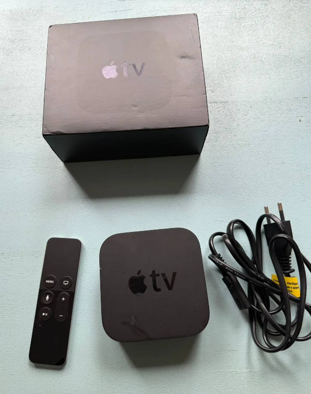 Apple TV 4K 1ª geração 2017 4K 32GB preto - Modelo A1842