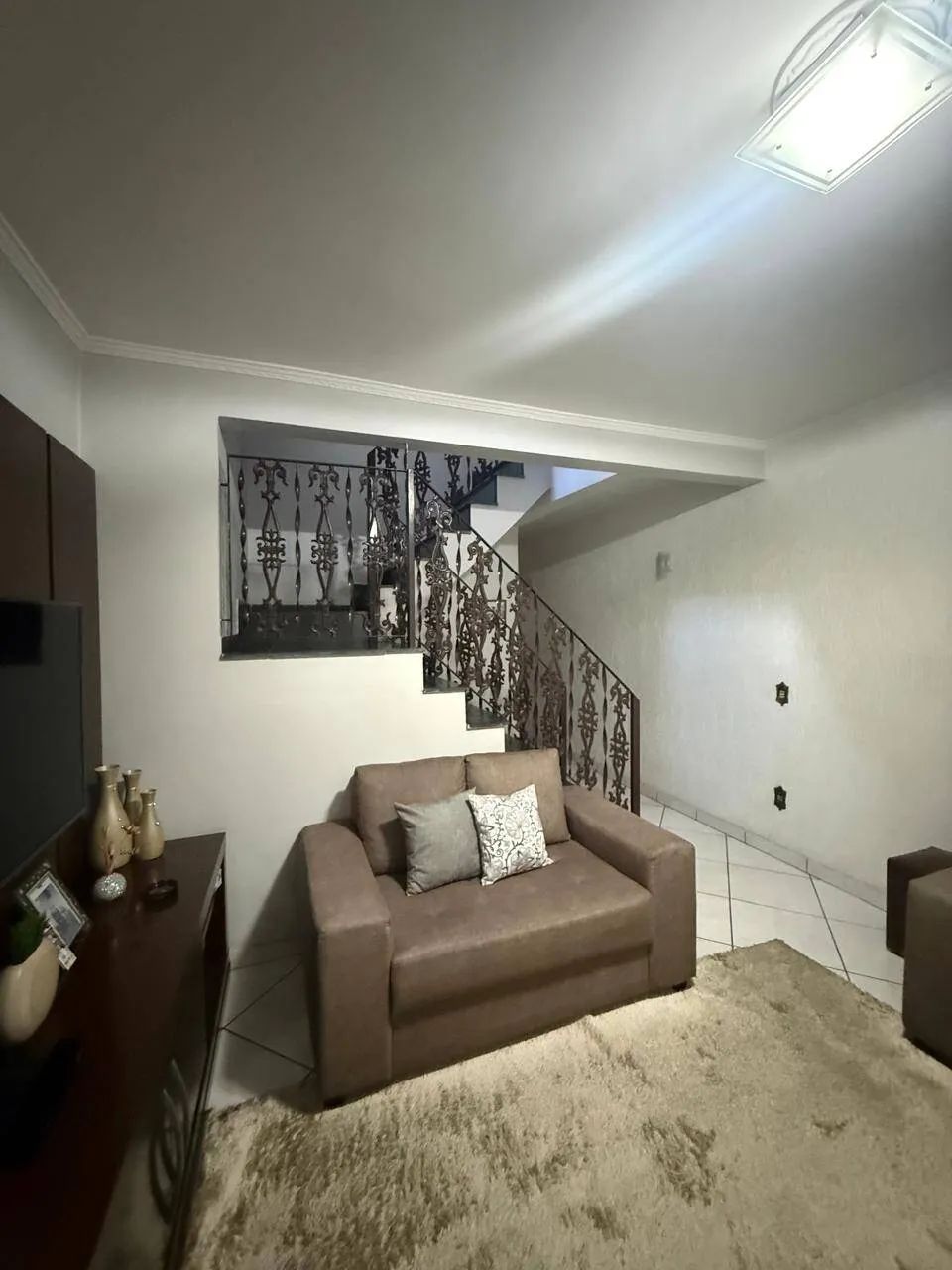 SOBRADÃO COM 194 M² DE ÁREA CONSTRUÍDA . ÓTIMO INVESTIMENTO!!! - Foto 2