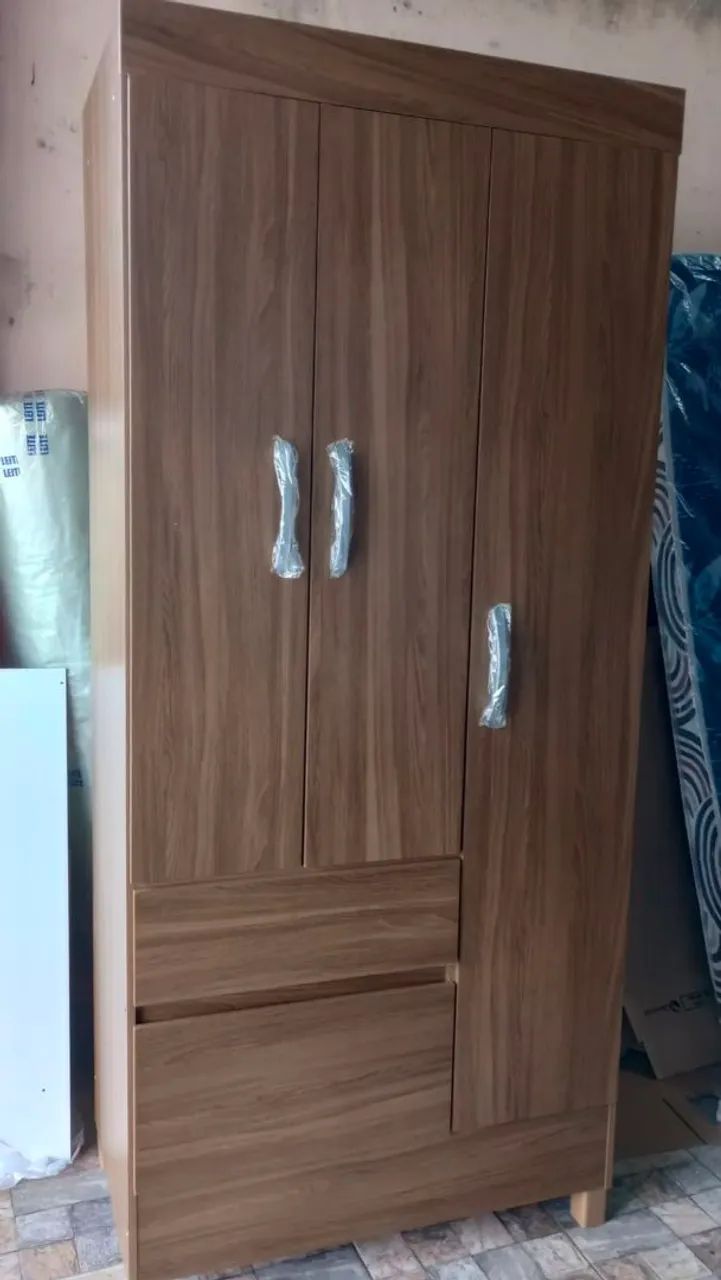 Guarda roupa de solteiro 