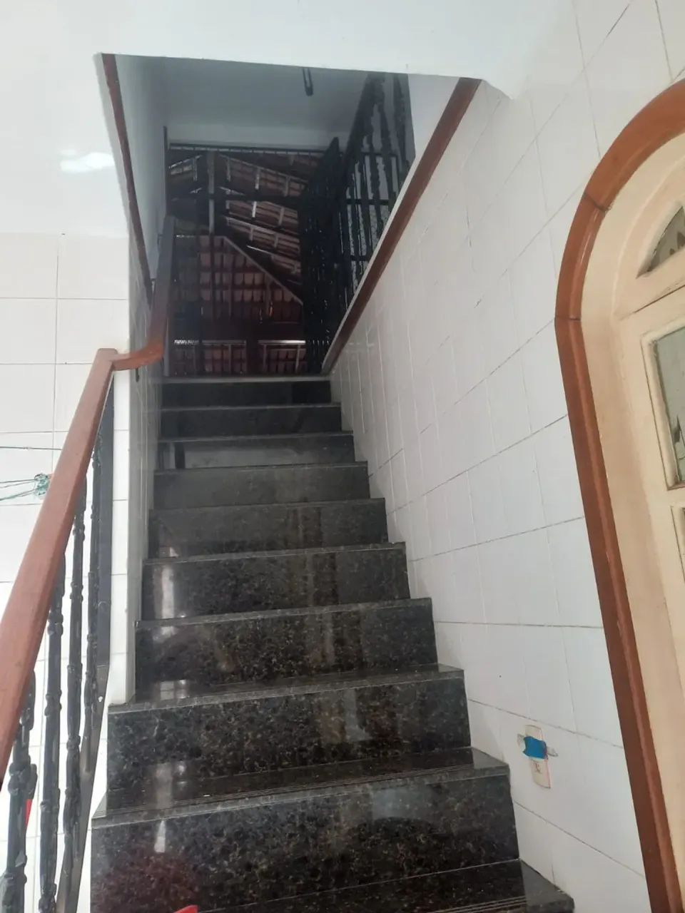 OPORTUNIDADE PARA MORAR EM UMA CASA MUITO BEM CONSTRUÍDA COM 4 SUÌTES - Foto 4