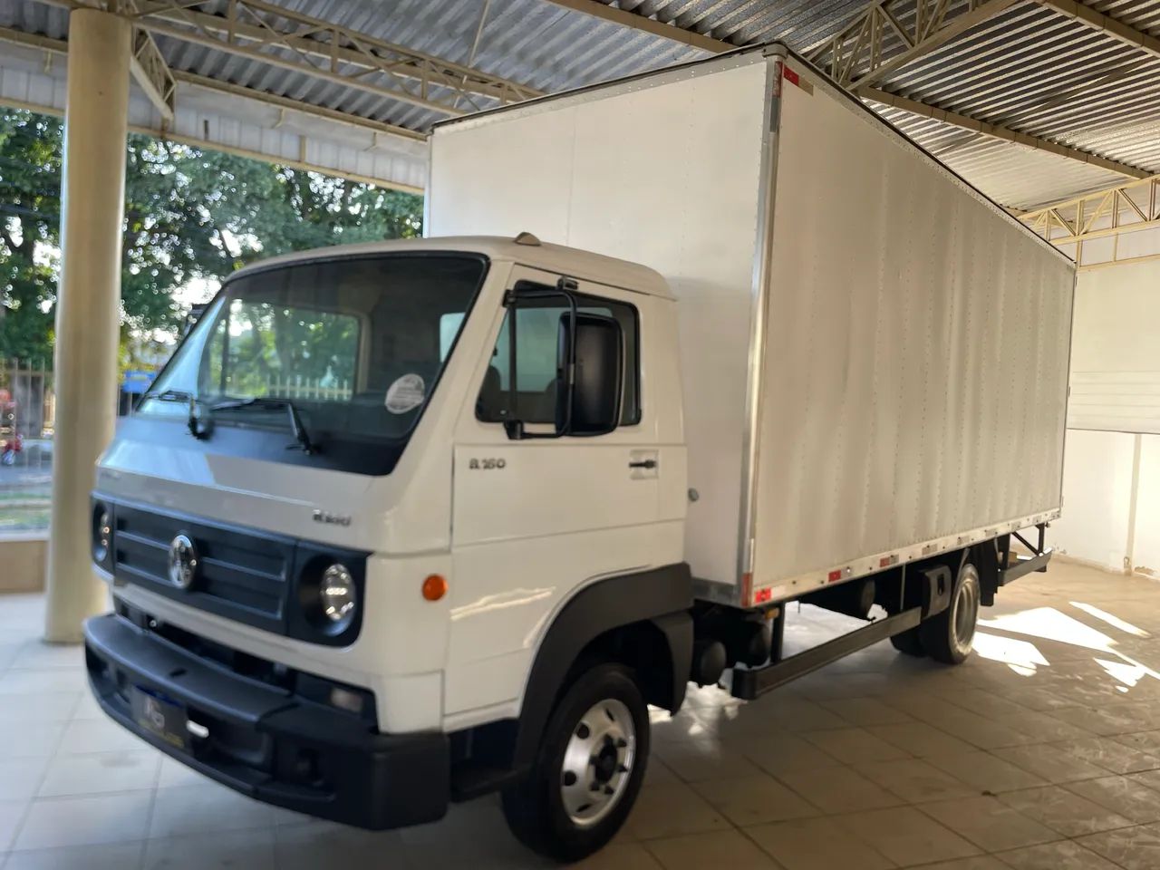 VW 8-160 2016 Baú de 6,20 Extra