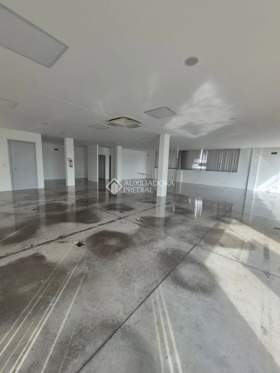 Sala comercial com 145m² privativos em Garibaldi RS. - Foto 5