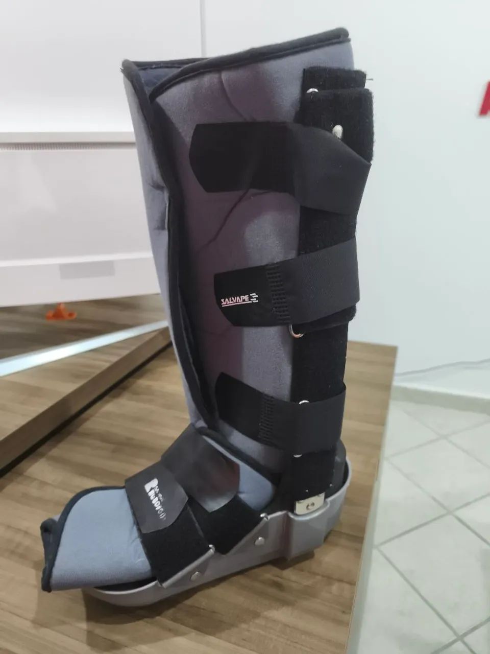 Bota ortopédica cano longo