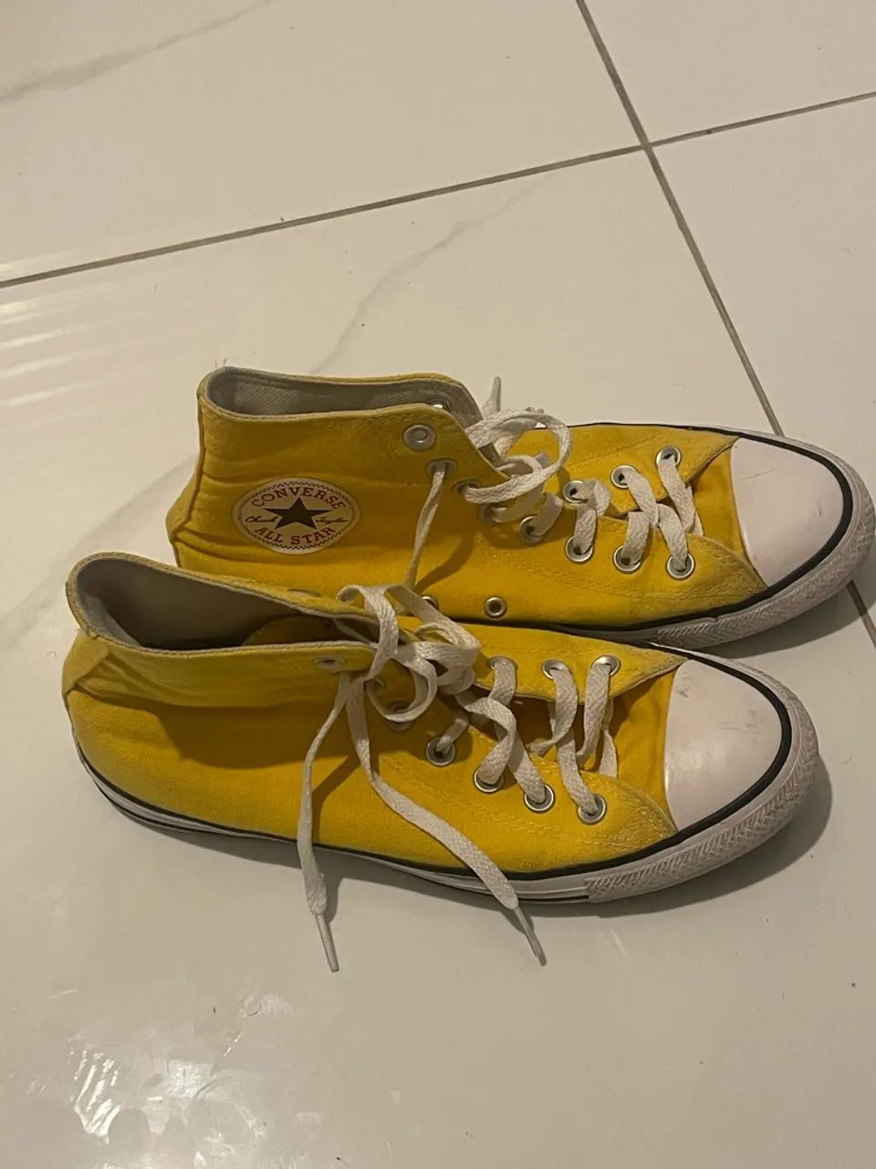 Converse cano alto amarelo - Foto 2