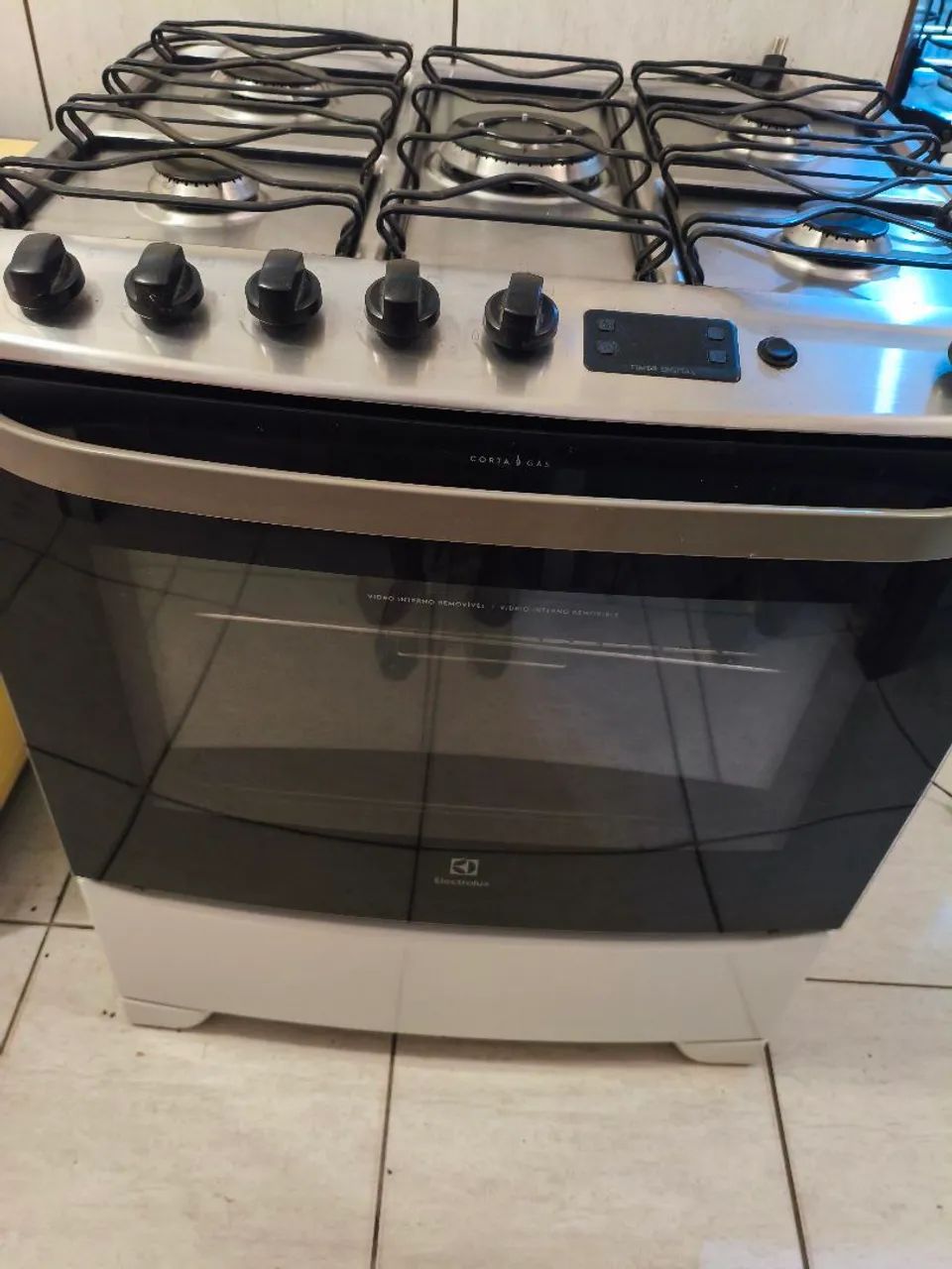 Fogão da Eletrolux com 5 bocas tudo funcionando bem  - Foto 4