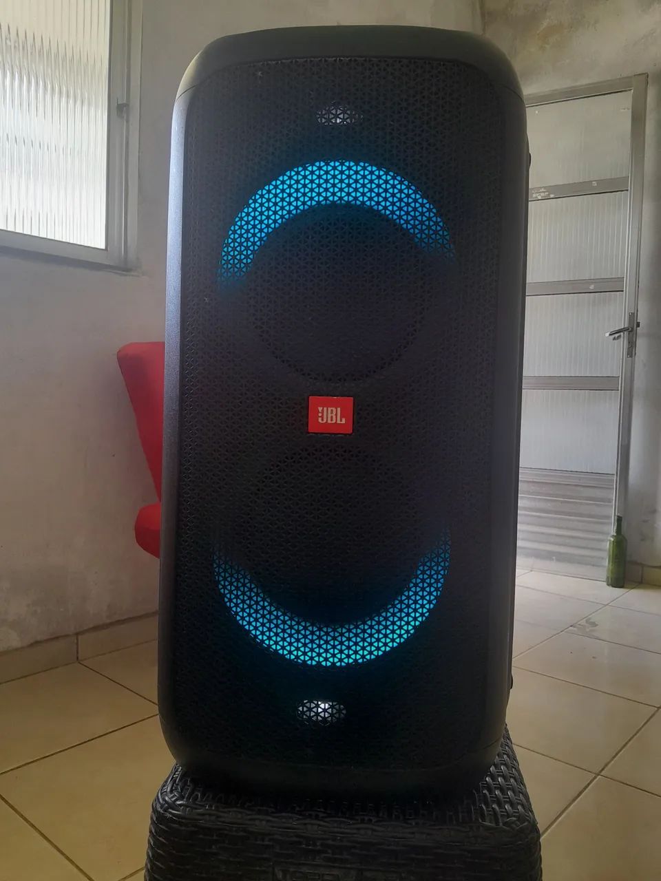 Vendo uma jbl partybox 100 ou troco por uma Boombox - Aparelhos de
