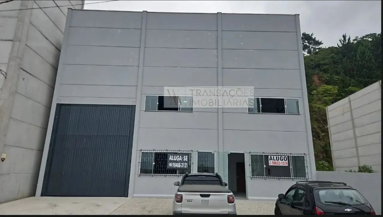 Galpão para aluguel tem 568 metros quadrados em Alto Aririú - Palhoça - SC