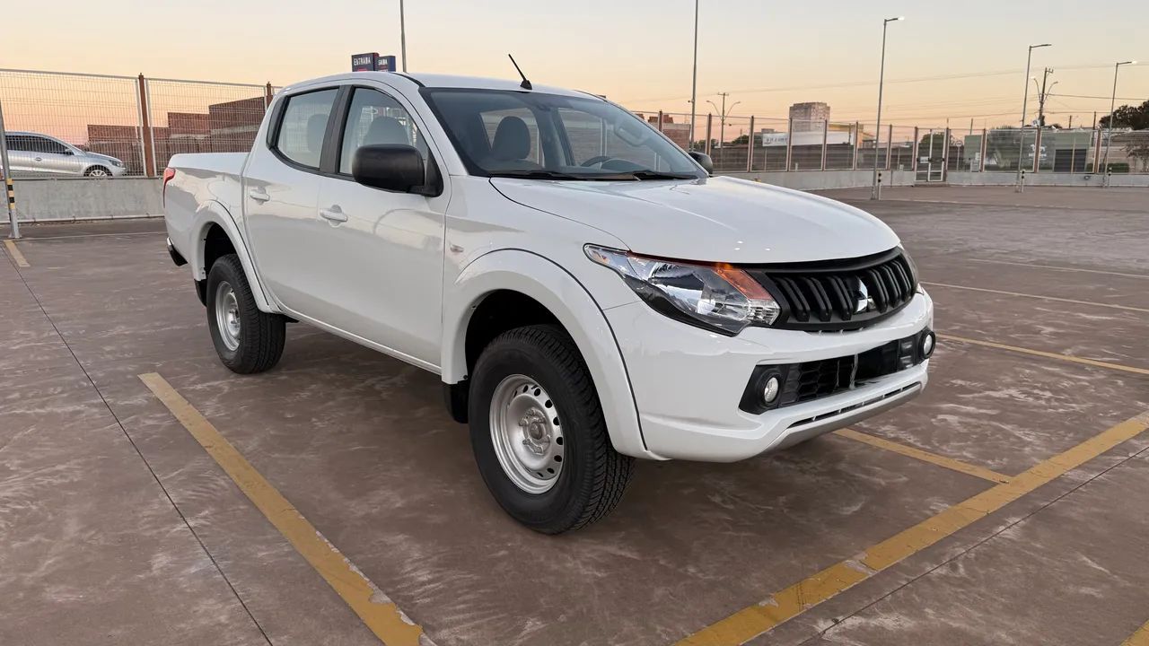 Mitsubishi L200 2023