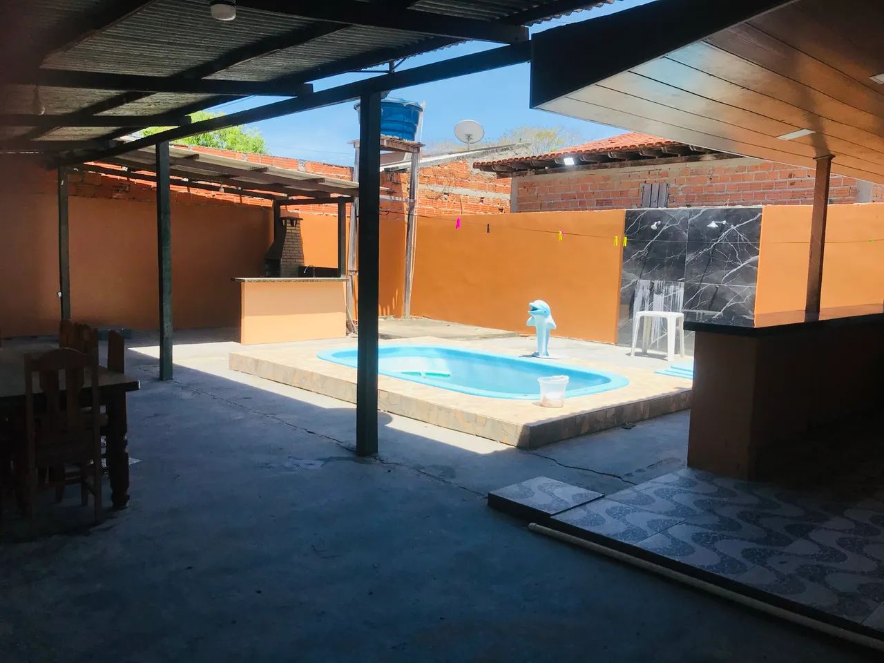 Vendo excelente casa com ampla área de laser - Foto 5