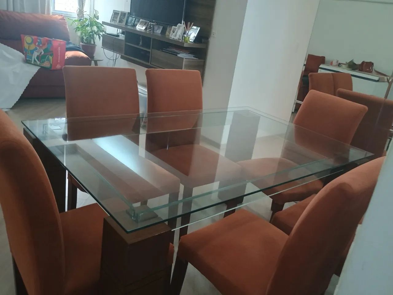 Mesa de vidro com 6 cadeiras!