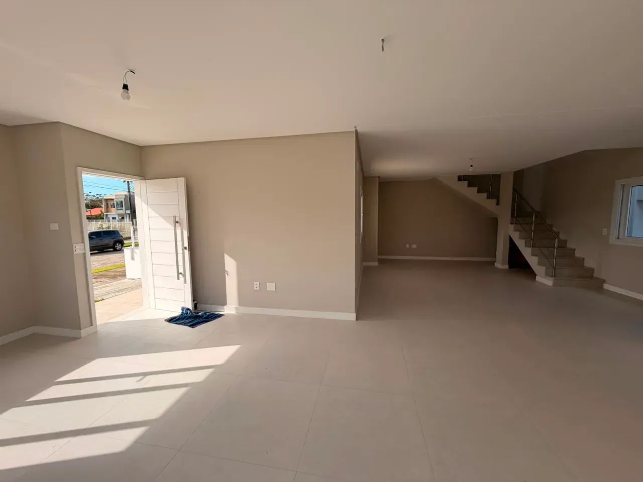 Casa Nova à Venda na Praia da Daniela - Florianópolis  Sofisticação, Conforto e Qualidade  - Foto 4