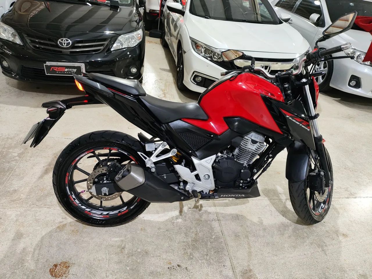CB300 TWISTER 2023 - Foto 3