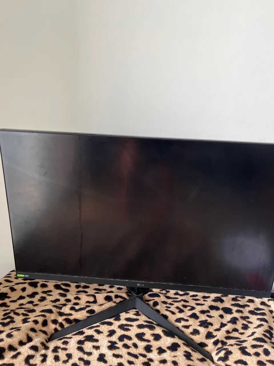 Monitor Gamer LG UltraGear 27 POLEGADAS 144Hz - Tela Danificada 