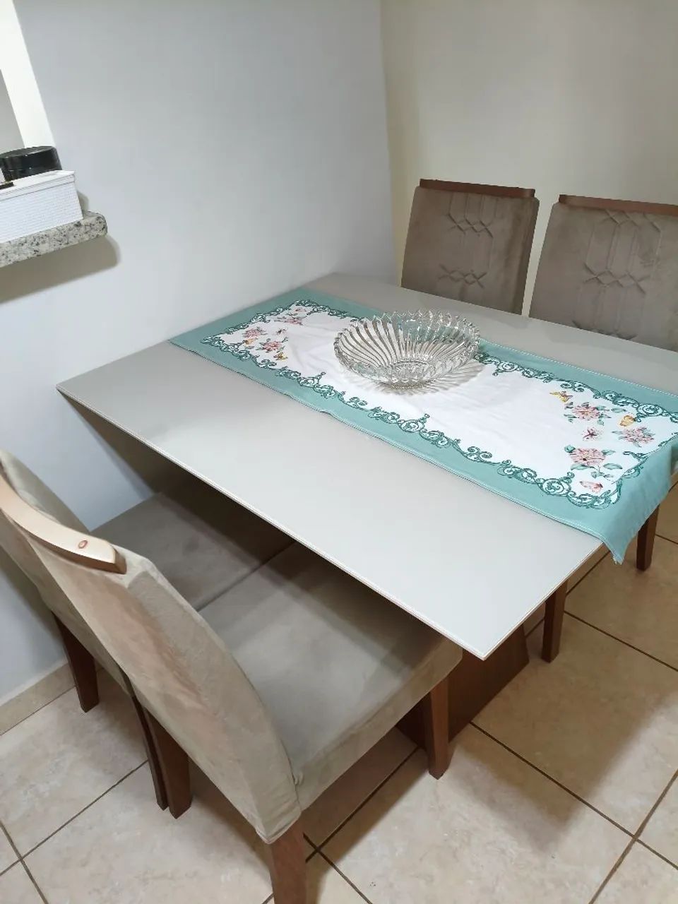 Vendo mesa de jantar com cadeiras - Foto 4