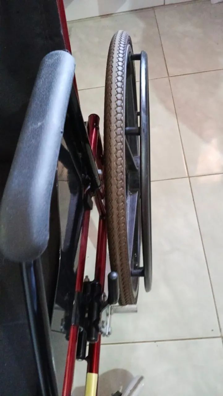 Cadeira de Roda - Foto 3