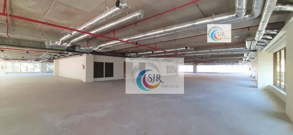 Conjunto Comercial de 1.720m² úteis com 50 vagas em Edifício Triple A!!