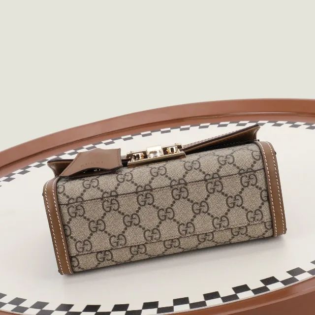 Bolsa Gucci Padlock GG Marrom com Alça - Foto 4