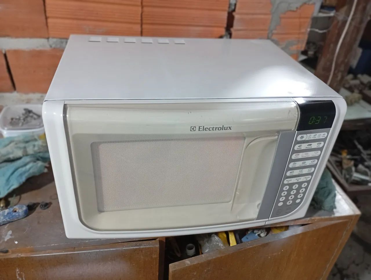 Microondas Electrolux 31L. Lindo!