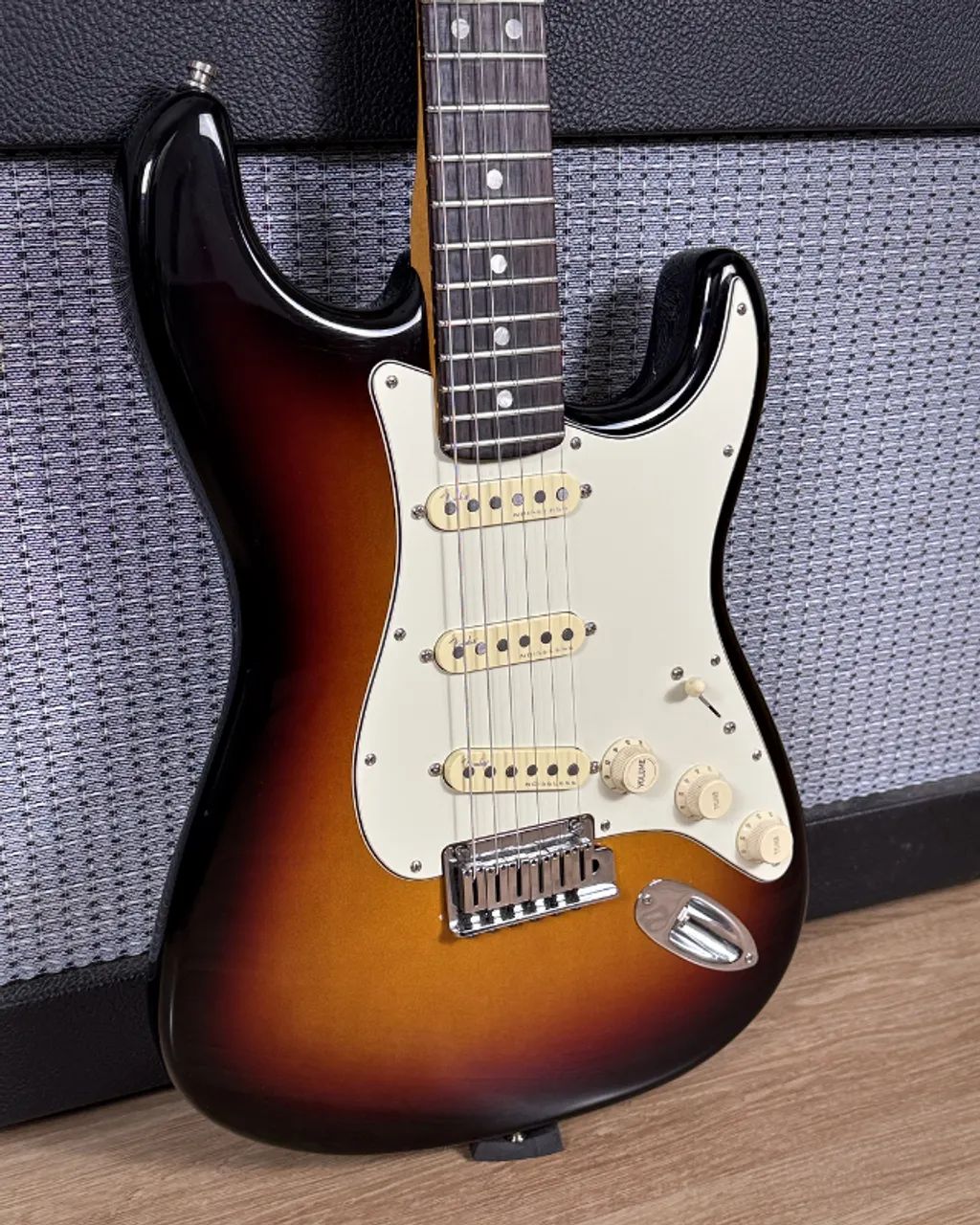 Guitarra Fender American Ultra Stratocaster® Ultraburst SSS
