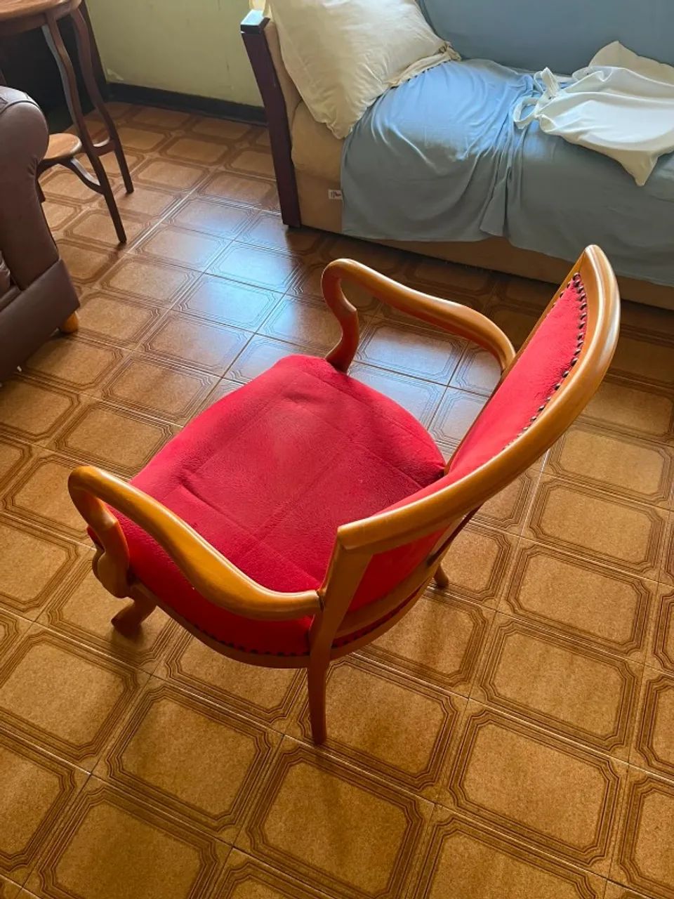 Cadeira vermelha - Foto 2