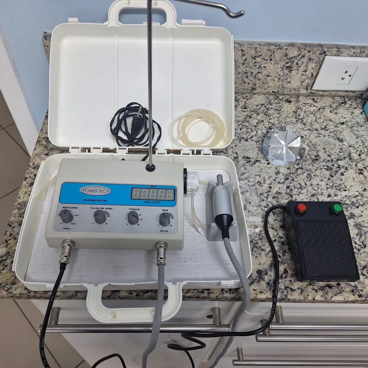 Implantes dentários - Foto 2
