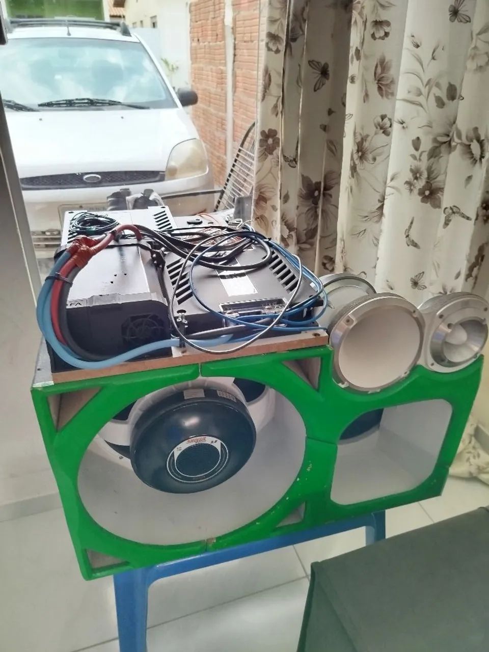 Som automotivo trio