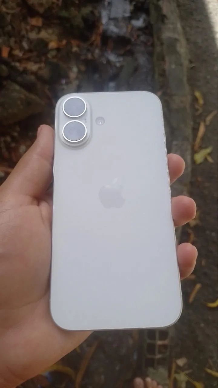 iPhone 16  - Foto 4