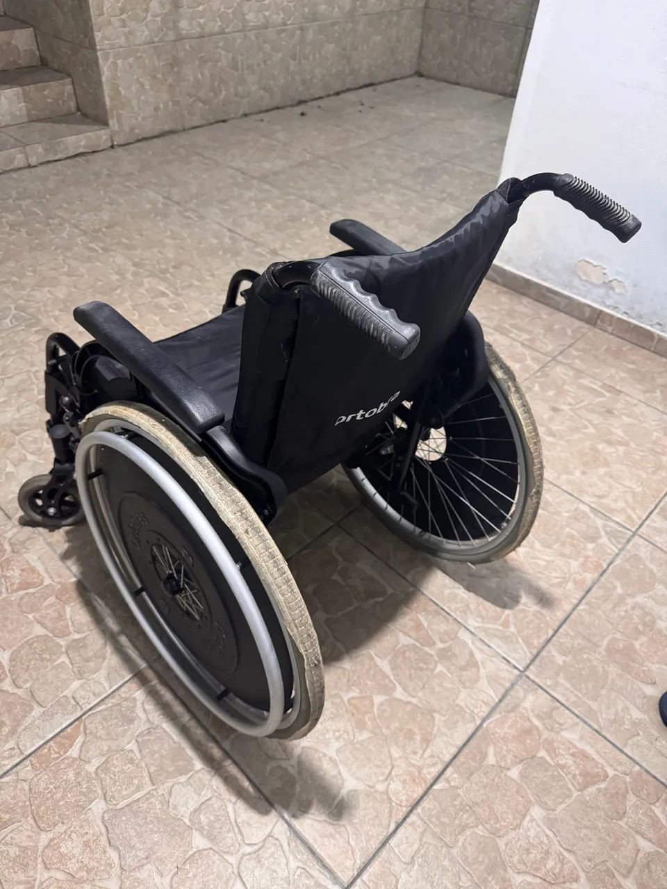 Cadeira de Rodas Manual Ortobras AVD Alumínio Pés Eleváveis - Foto 2