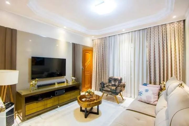 Sobrado à venda em Santo André (Parque Gerassi) | 3 dorms, suíte e 2 vagas