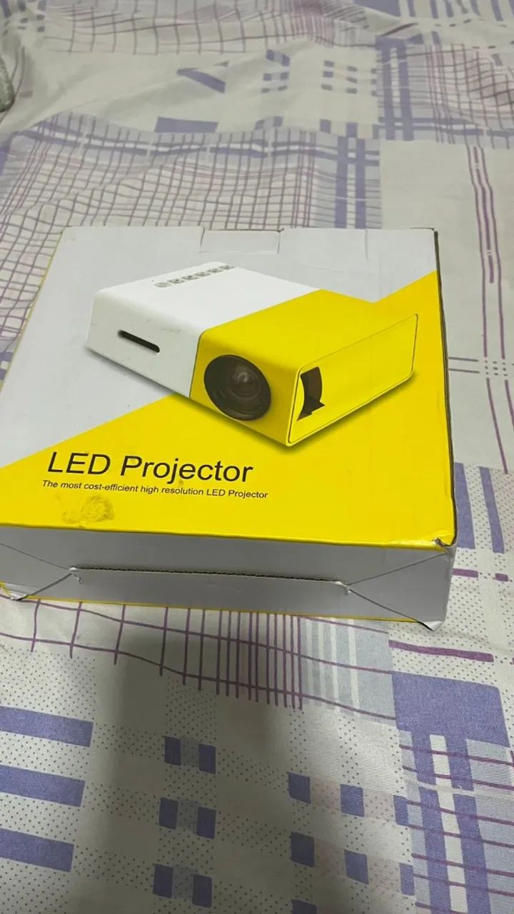 Mini Projetor Portátil Led 1080p 600 Lúmens  - Foto 2