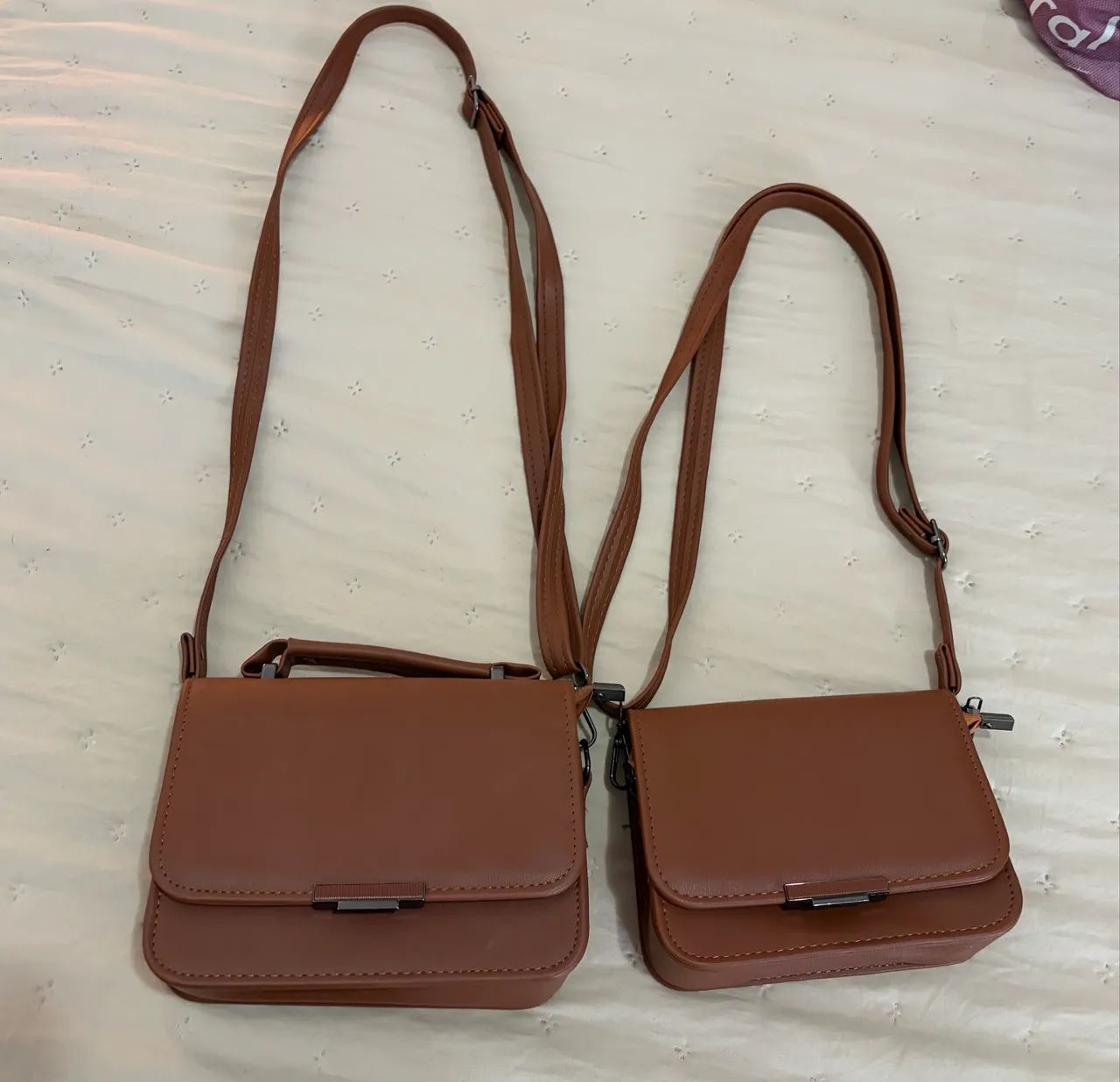 Duas bolsas marrons  - Foto 2