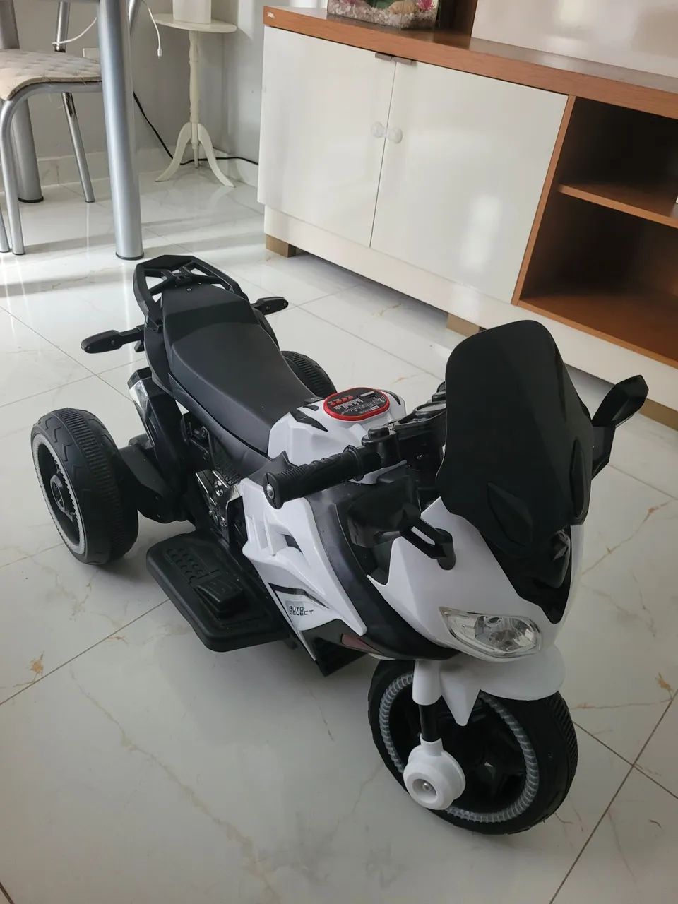 Moto elétrica infantil com led e Bluetooth  - Foto 2