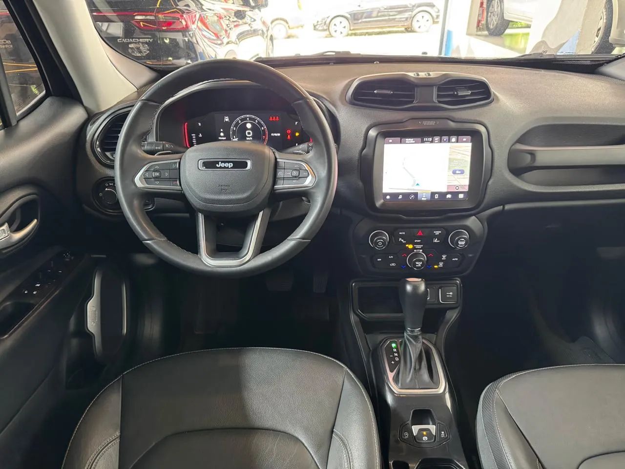 Jeep Renegade Long. T270 1.3 TB 4x2 Flex Aut., foto 10 de 11