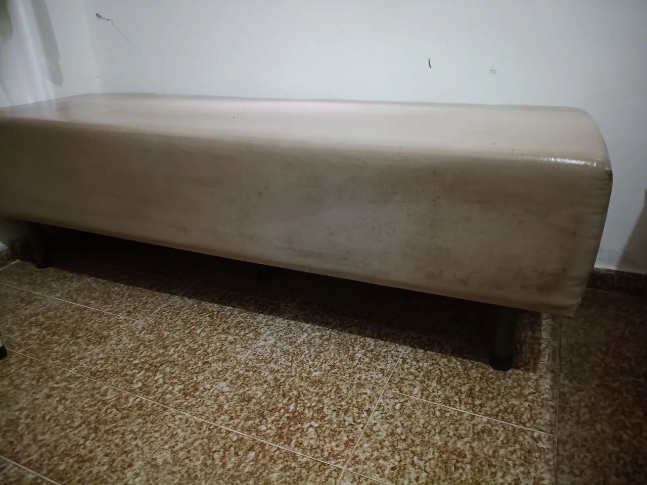 Vendo puff grande super confortável e base reforçada  - Foto 3
