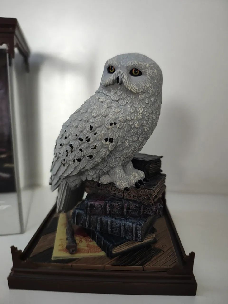 Estátua Harry Potter - Magical Creatures: Hedwig (Noble Collection) - Foto 4