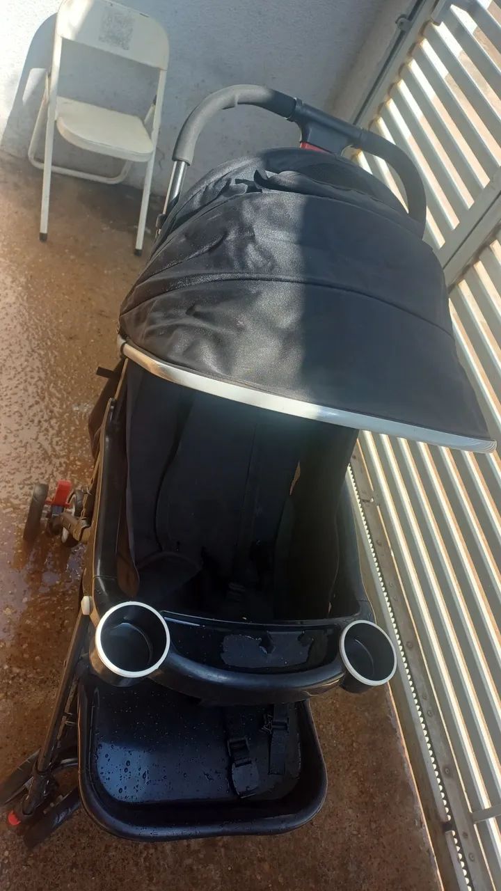 Carrinho de bebê semi novo 