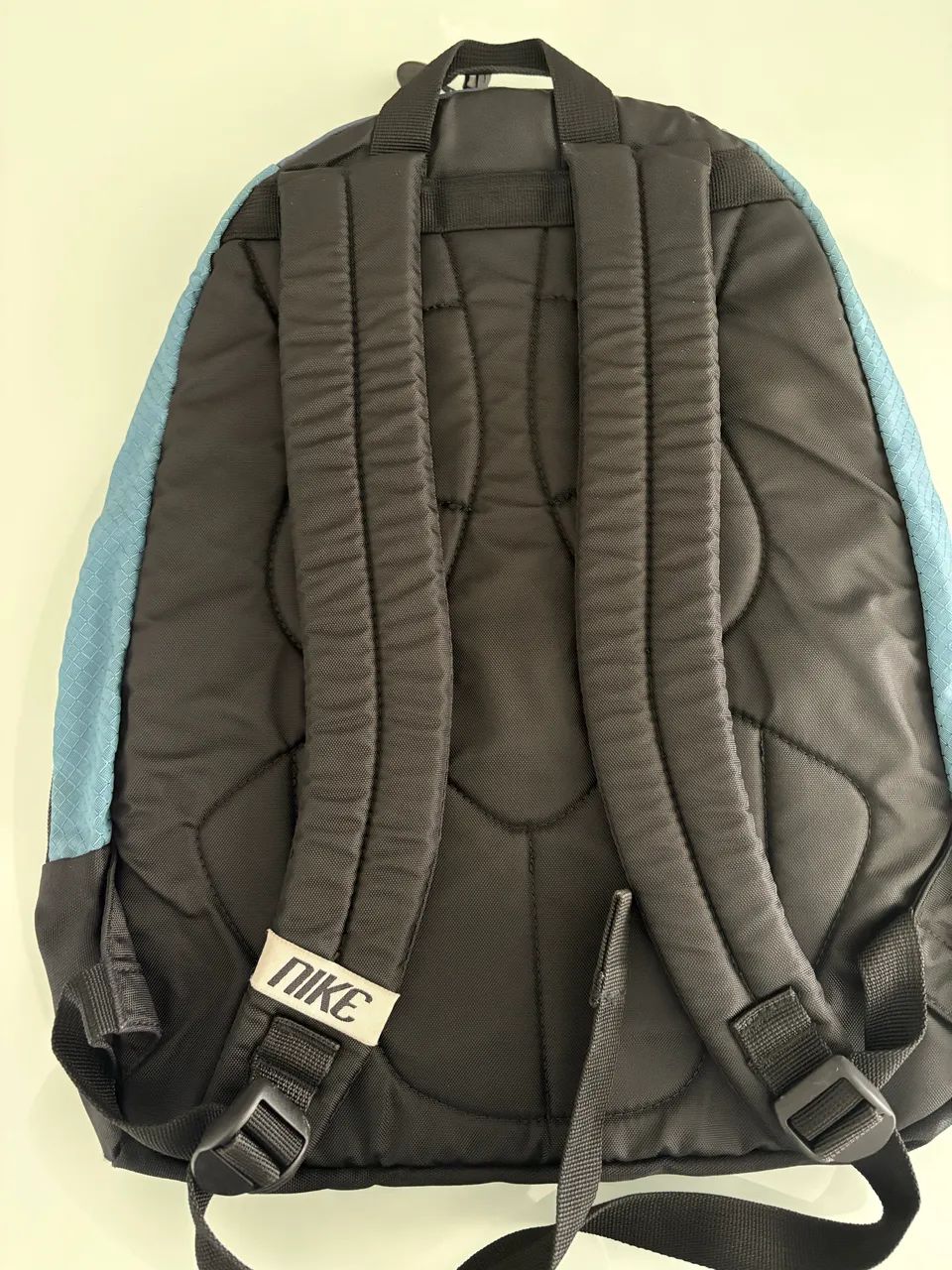 Mochila Nike original preta azul  - Foto 2