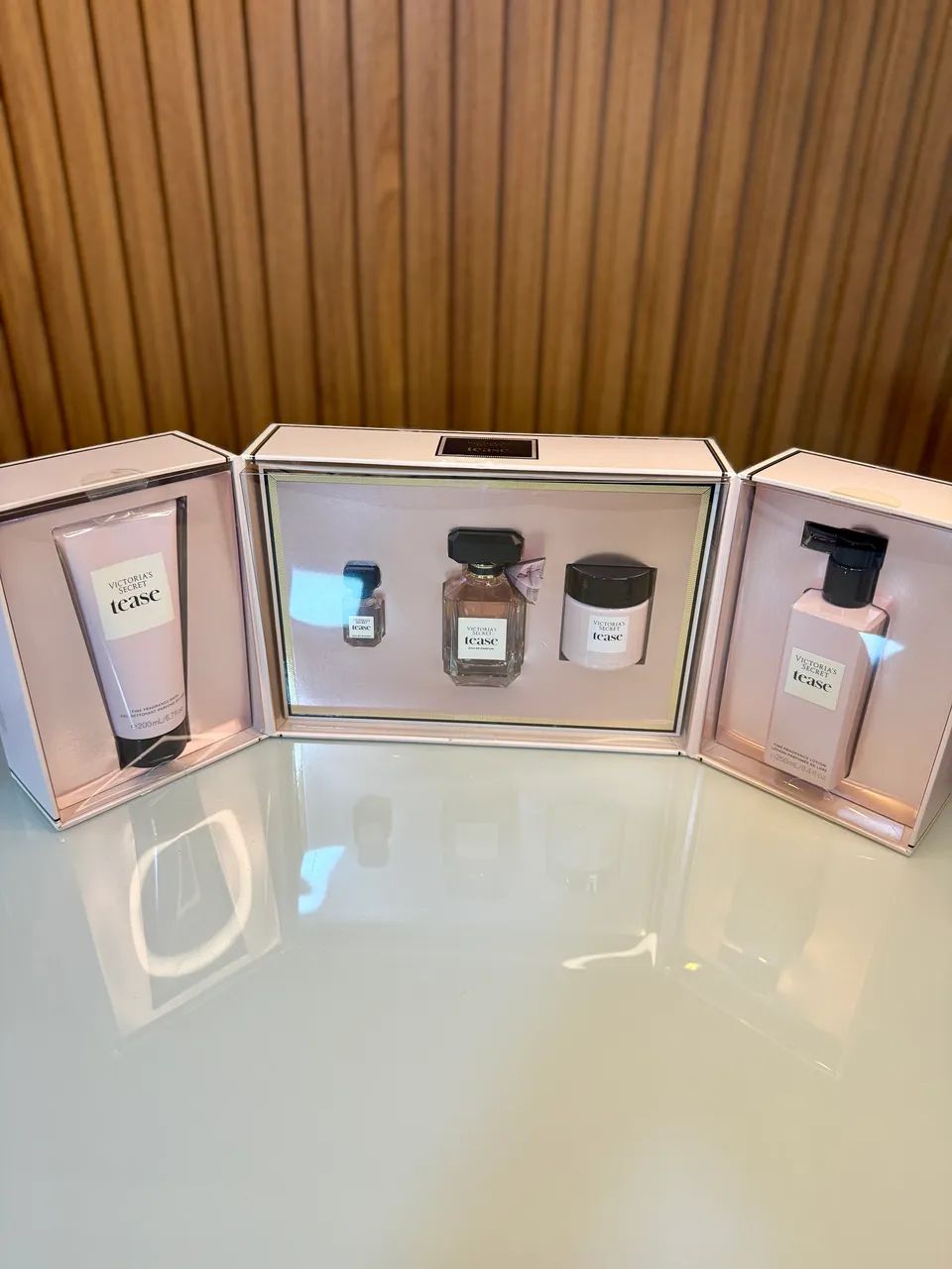 Kit Tease Victoria's Secret - Beleza e Cuidados Pessoais - Centro