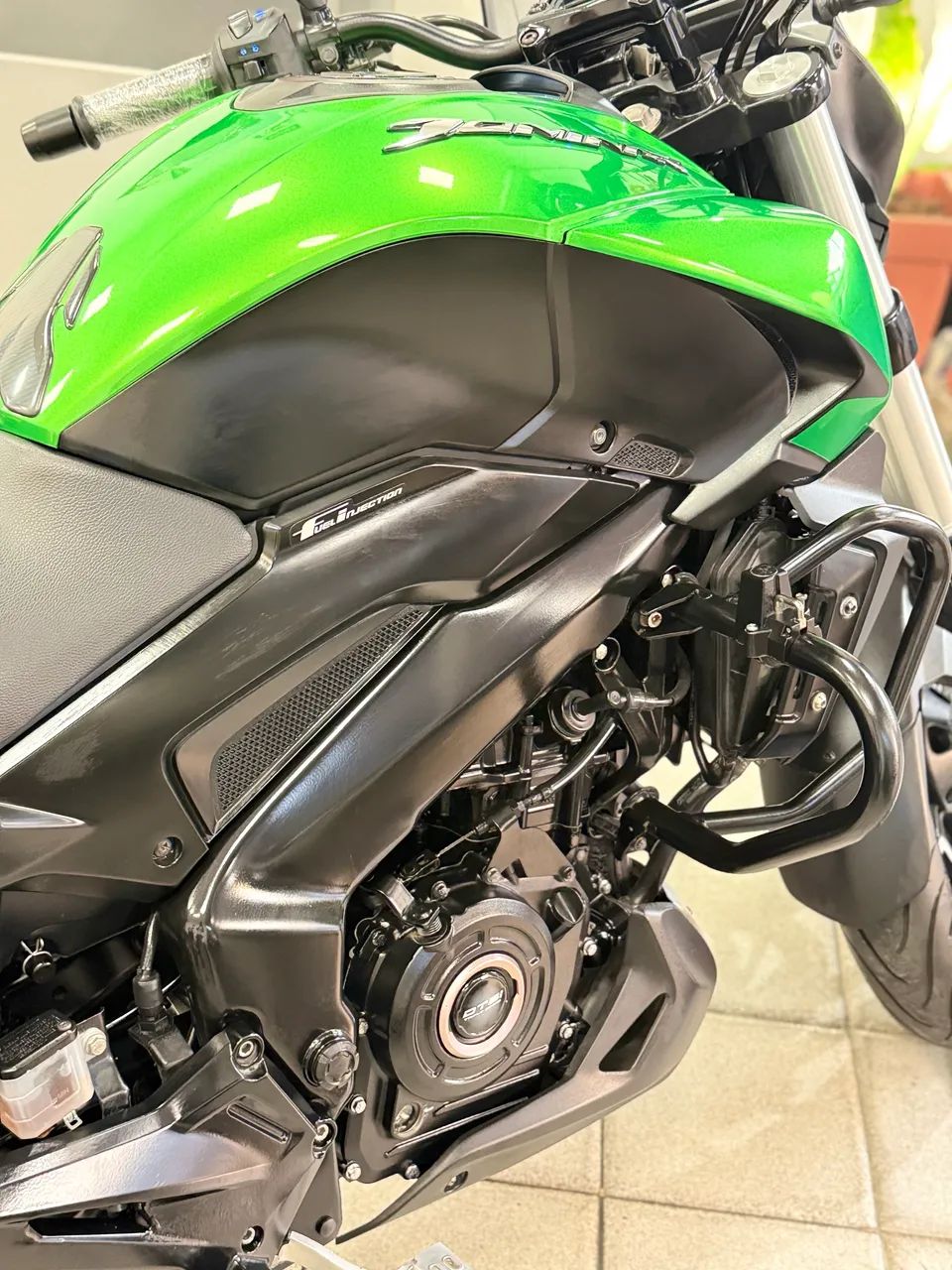 Bajaj Dominar 400 2024 - Foto 5