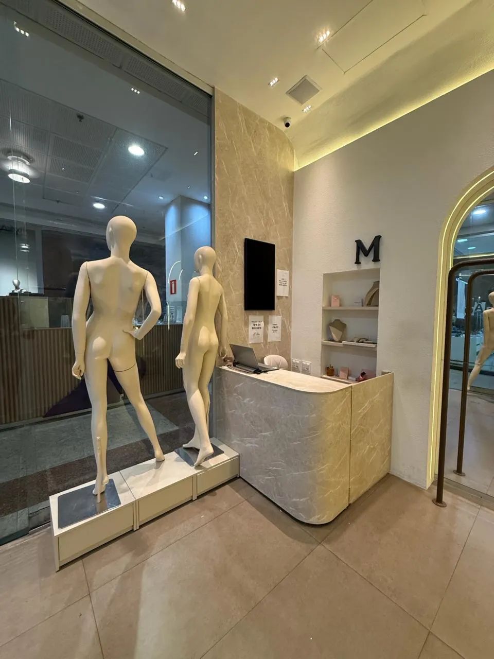 Painel interno loja MDF efeito marmorizado 452149590382366720
