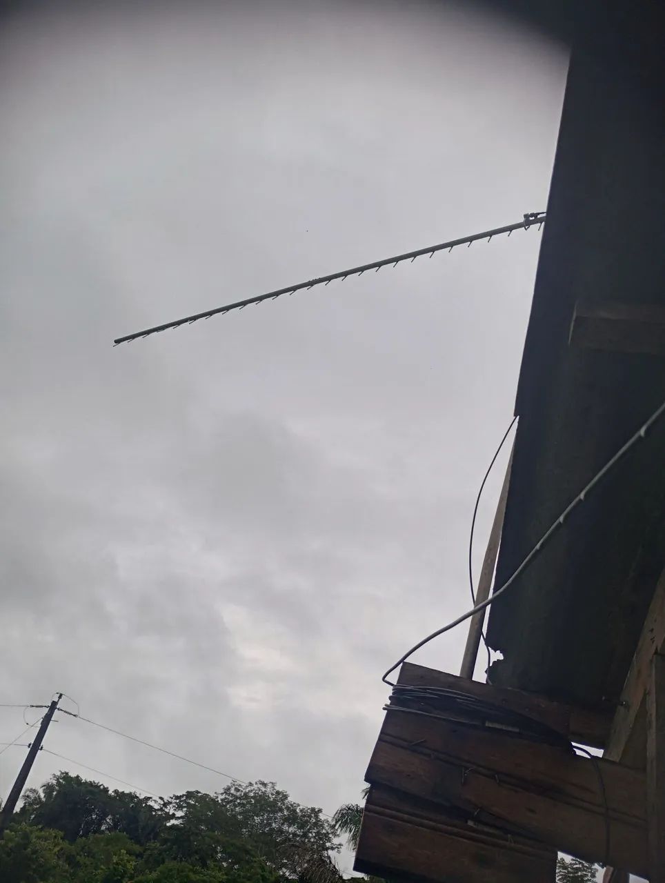 Vendo um celular rural que pega wi-fi com antena e cabo completo - Foto 2