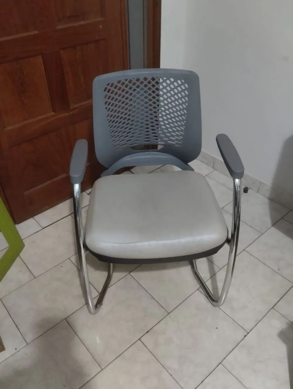 Vendo cadeira de escritório 