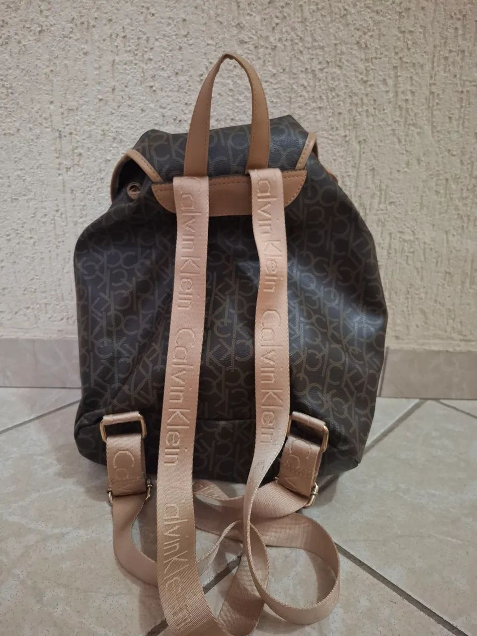 Mochila Calvin Klein Original Couro - Foto 2