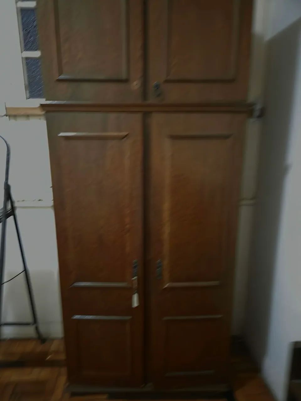 Guarda roupas 2 portas com maleiro