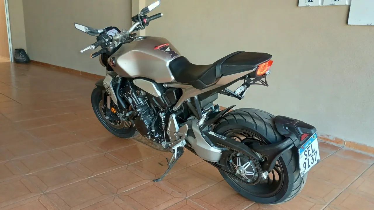 Honda CB1000 - Foto 5
