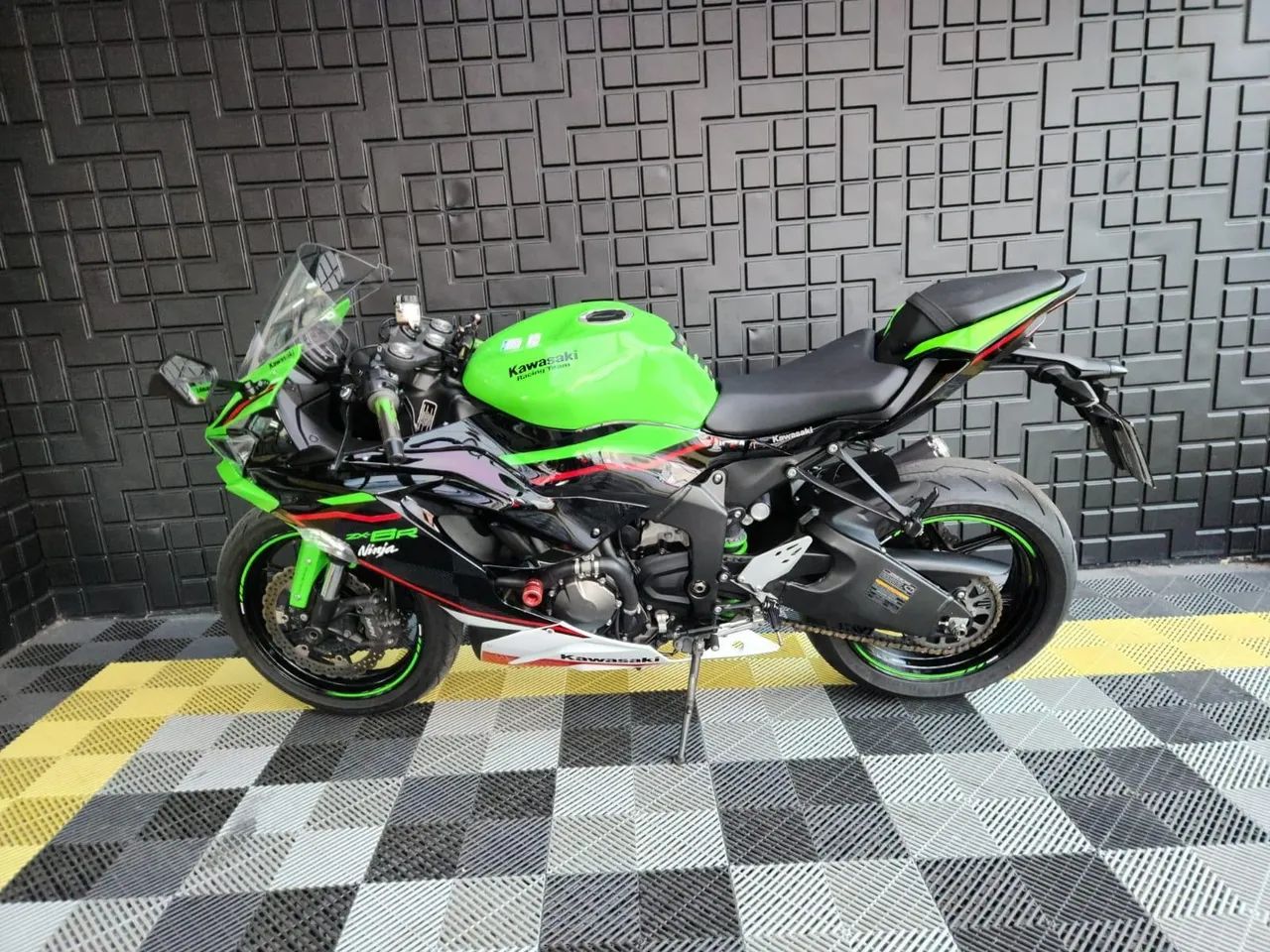 Kawasaki Zx-6r 636cc 2021 - 1504235903 | OLX
